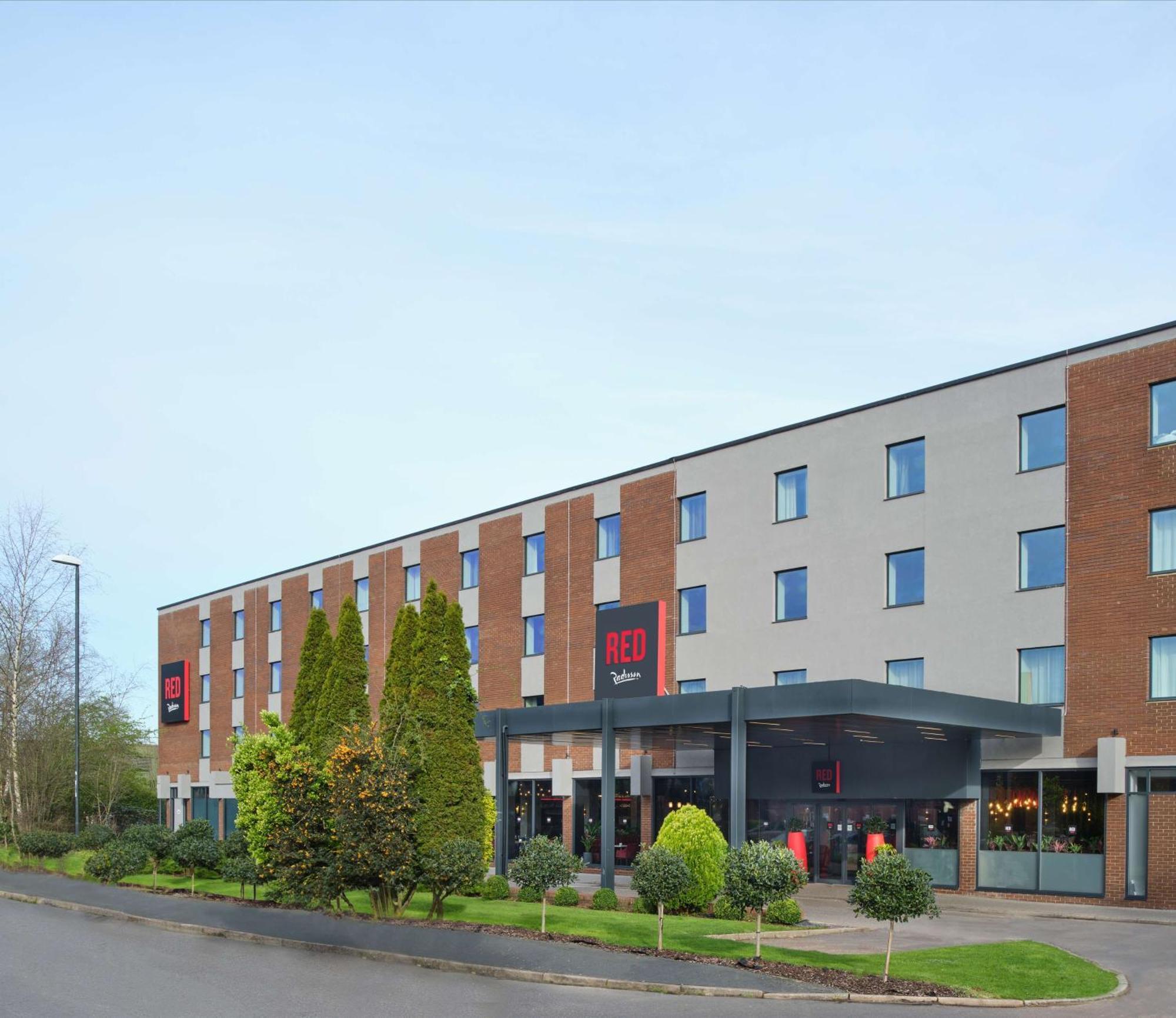 Hotel Radisson Red London Gatwick Airport Crawley  Zewnętrze zdjęcie